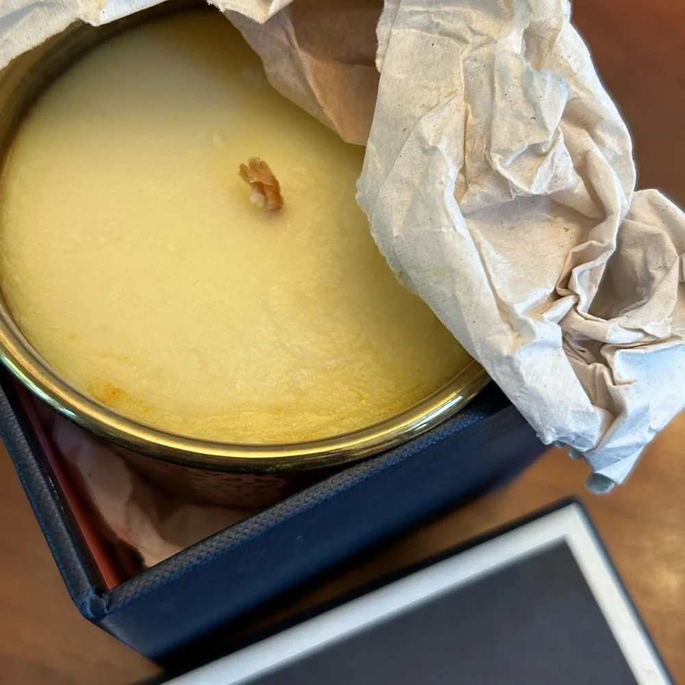 Oscar de la Renta Gold and Silver Textured Candle
